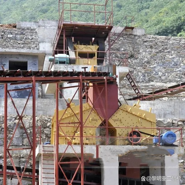  Réamhrá ar na buntáistí agus na míbhuntáistí a bhaineann le teaglaim crusher éagsúla i línte táirgeachta comhiomlán gaineamh agus gairbhéal 